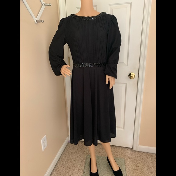 Boston Maid Black MIDI Sequins Bell Sleeve Dress M/L - Picture 1 of 6